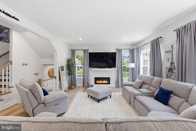 8678 SYCAMORE SPRINGS WAY, Manassas, VA 20112