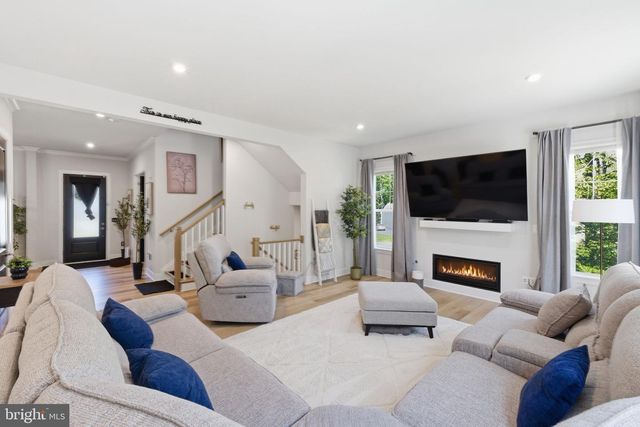 8678 SYCAMORE SPRINGS WAY, Manassas, VA 20112