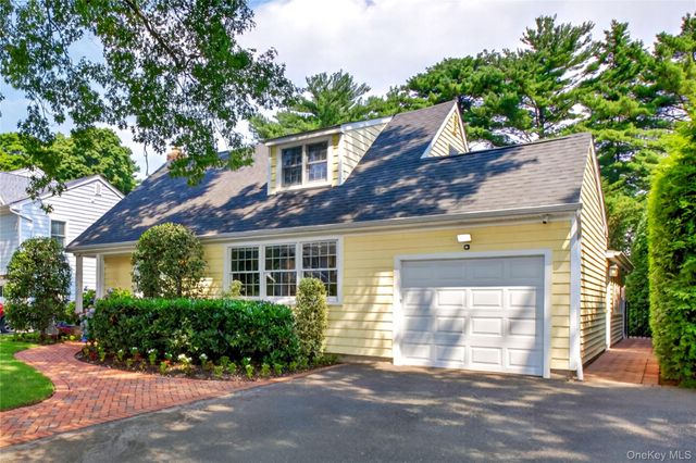 165 Brook Street, Garden City, NY 11530