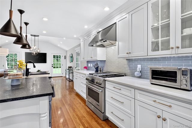 165 Brook Street, Garden City, NY 11530