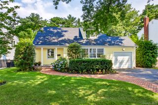 165 Brook Street, Garden City, NY 11530