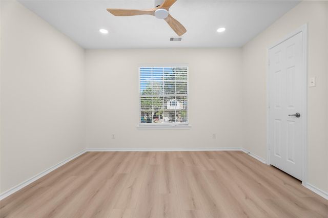 11 Whitekirk Place, Magnolia, TX 77354