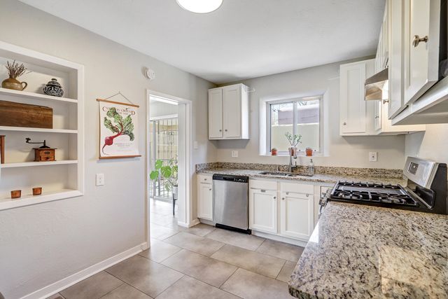 4204 Brockmont Avenue NE, Albuquerque, NM 87108