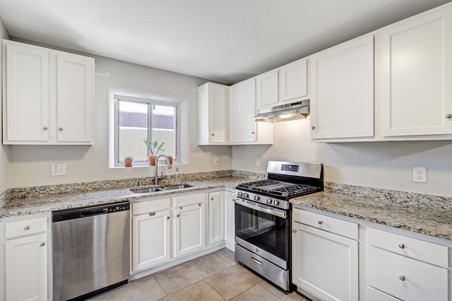 4204 Brockmont Avenue NE, Albuquerque, NM 87108