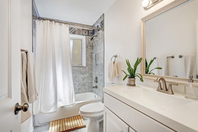 4204 Brockmont Avenue NE, Albuquerque, NM 87108