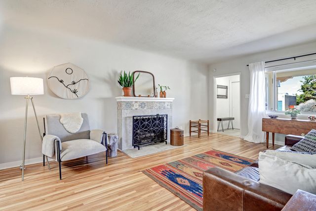 4204 Brockmont Avenue NE, Albuquerque, NM 87108