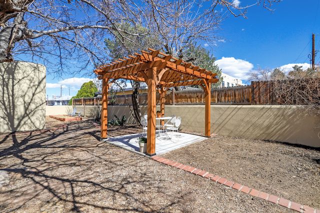 4204 Brockmont Avenue NE, Albuquerque, NM 87108