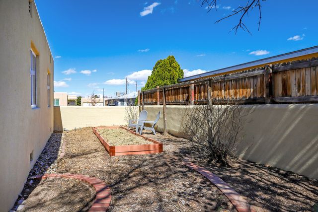 4204 Brockmont Avenue NE, Albuquerque, NM 87108