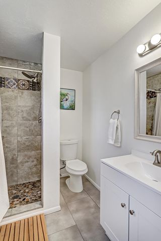 4204 Brockmont Avenue NE, Albuquerque, NM 87108