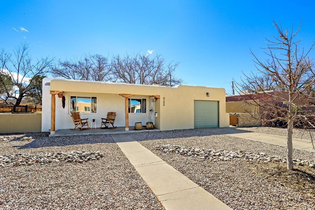 4204 Brockmont Avenue NE, Albuquerque, NM 87108