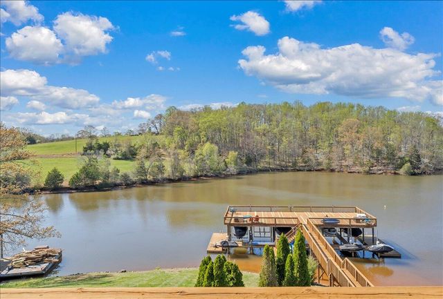 475 Cambridge Ct Unit E2, Hardy, VA 24101