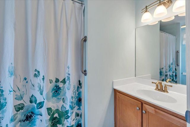 475 Cambridge Ct Unit E2, Hardy, VA 24101
