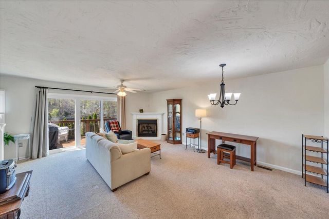 475 Cambridge Ct Unit E2, Hardy, VA 24101