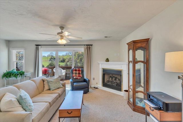 475 Cambridge Ct Unit E2, Hardy, VA 24101