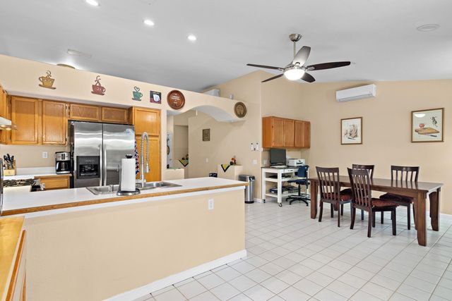 1130 Carrie St, Stockton, CA 95206