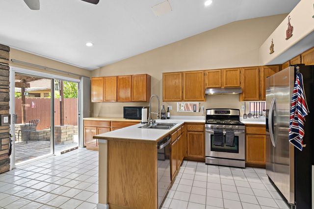 1130 Carrie St, Stockton, CA 95206