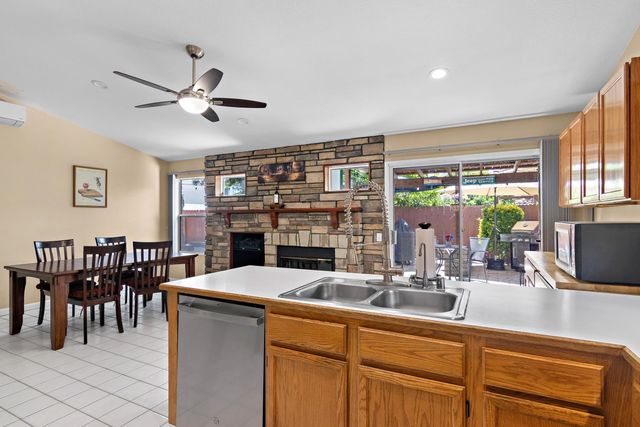 1130 Carrie St, Stockton, CA 95206