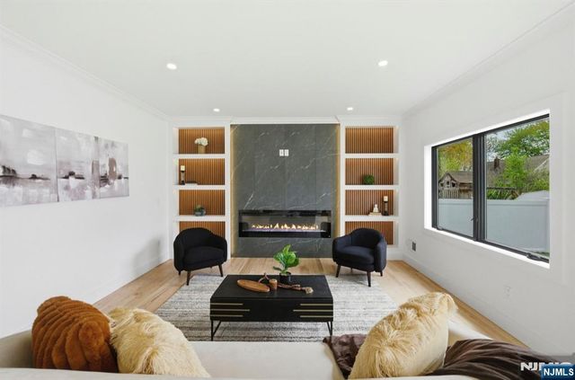 0-14 26th, Fair Lawn, NJ 07410