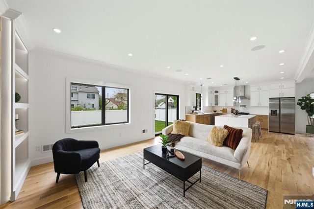 0-14 26th, Fair Lawn, NJ 07410