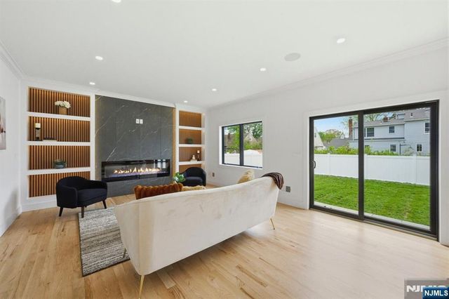 0-14 26th, Fair Lawn, NJ 07410