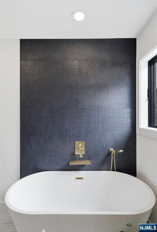 0-14 26th, Fair Lawn, NJ 07410