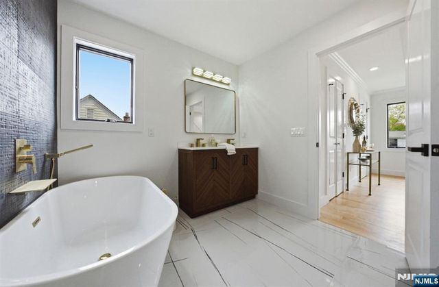 0-14 26th, Fair Lawn, NJ 07410