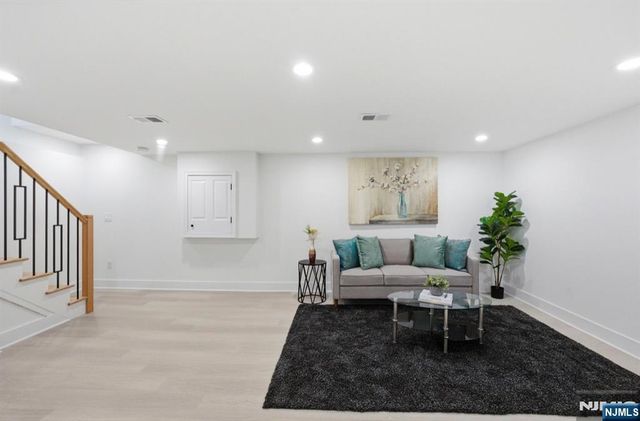 0-14 26th, Fair Lawn, NJ 07410