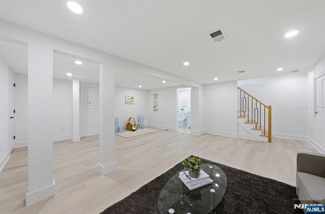 0-14 26th, Fair Lawn, NJ 07410