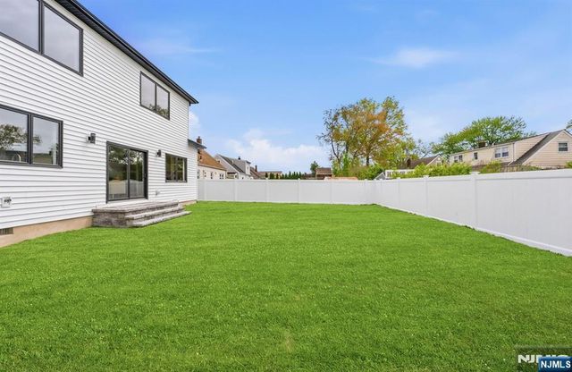 0-14 26th, Fair Lawn, NJ 07410