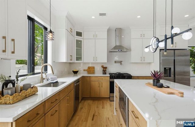 0-14 26th, Fair Lawn, NJ 07410