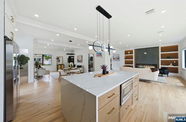 0-14 26th, Fair Lawn, NJ 07410