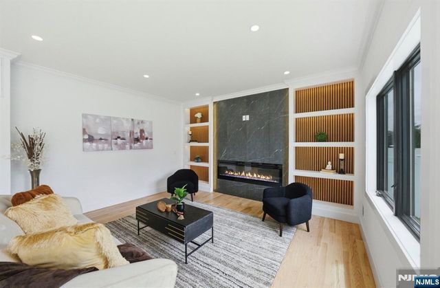 0-14 26th, Fair Lawn, NJ 07410