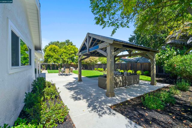 3715 Liscome Way, Concord, CA 94518