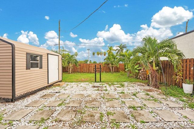 2220 HOPE Street, Hollywood, FL 33020