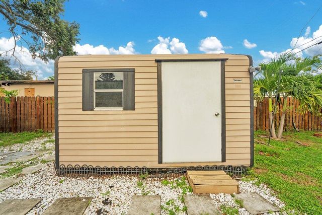 2220 HOPE Street, Hollywood, FL 33020