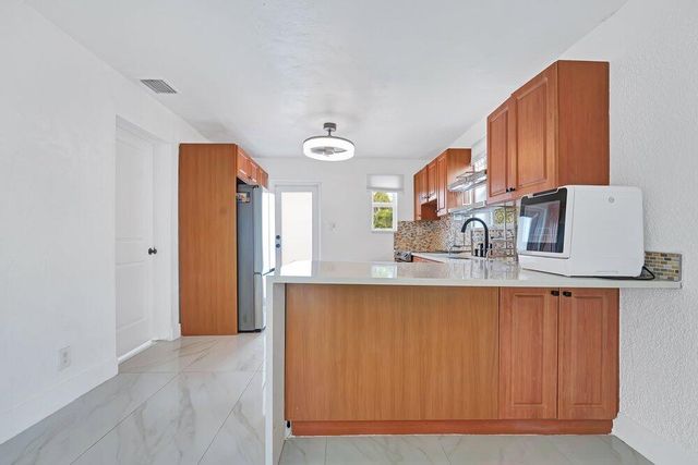 2220 HOPE Street, Hollywood, FL 33020