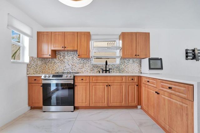 2220 HOPE Street, Hollywood, FL 33020
