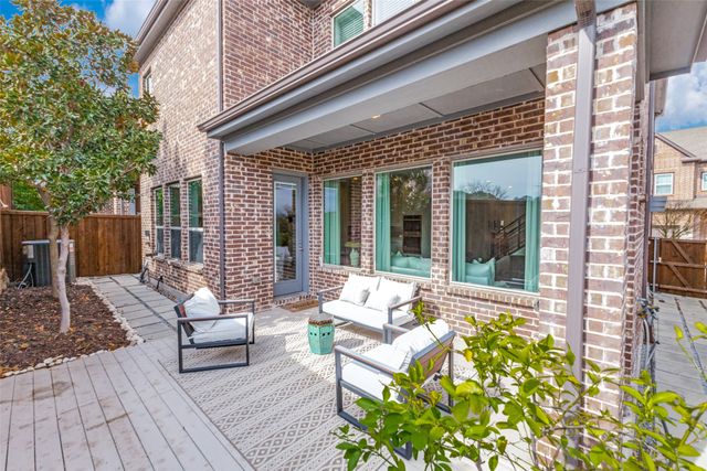 9136 Rock Daisy Court, Dallas, TX 75231