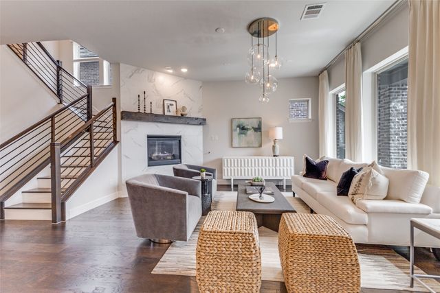 9136 Rock Daisy Court, Dallas, TX 75231