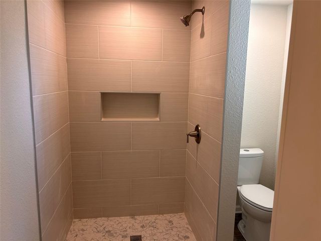 616 E Boothe Street, Cleveland, TX 77327