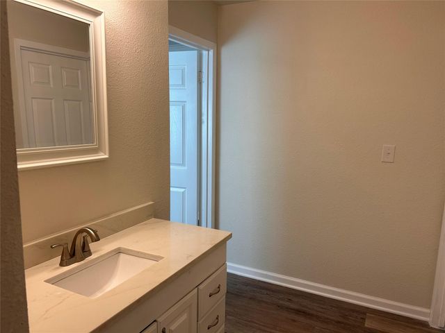 616 E Boothe Street, Cleveland, TX 77327