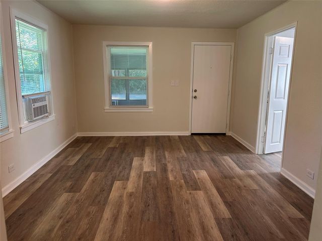 616 E Boothe Street, Cleveland, TX 77327