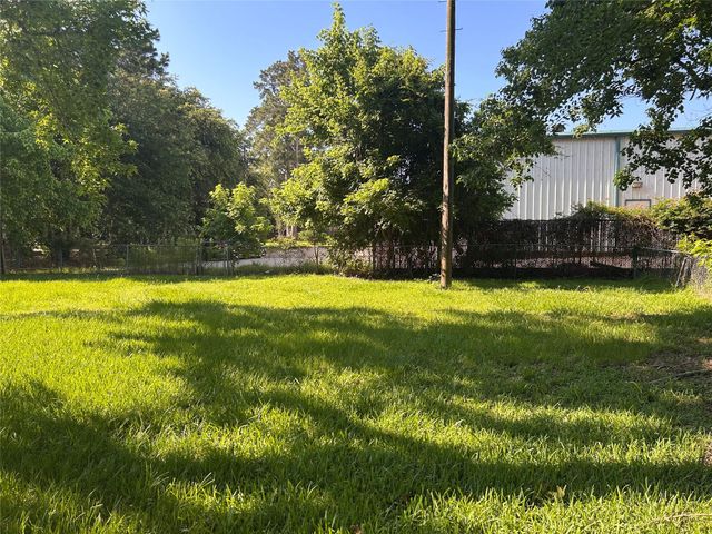 616 E Boothe Street, Cleveland, TX 77327