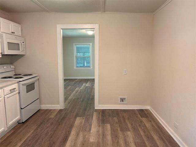 616 E Boothe Street, Cleveland, TX 77327