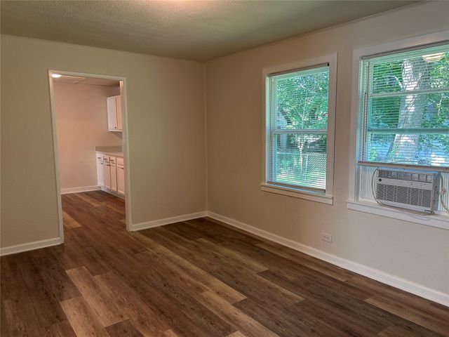 616 E Boothe Street, Cleveland, TX 77327