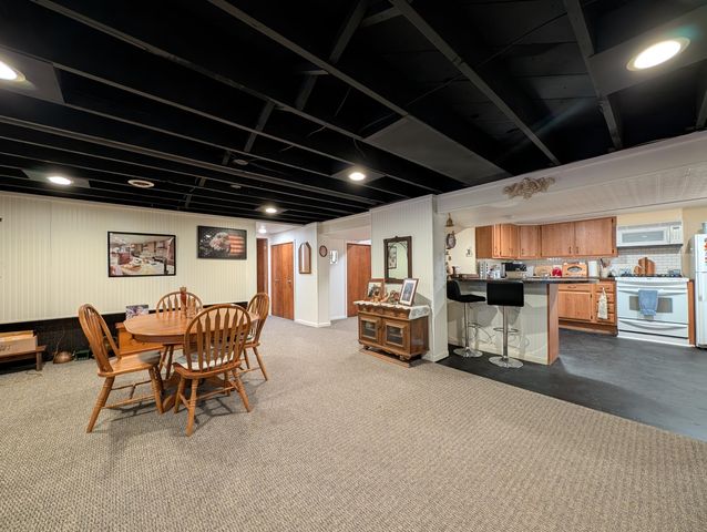 7030 N Maple Drive, Coloma, MI 49038