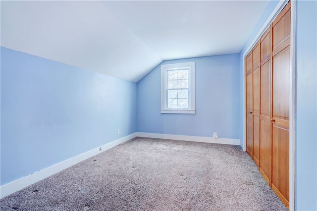 52 Laurelhurst Rd, Greece, NY 14626