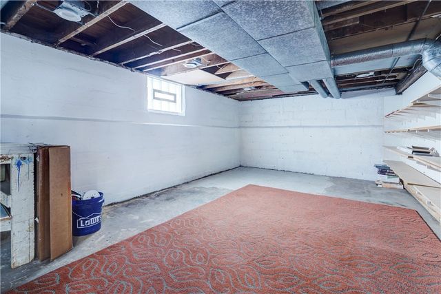 52 Laurelhurst Rd, Greece, NY 14626