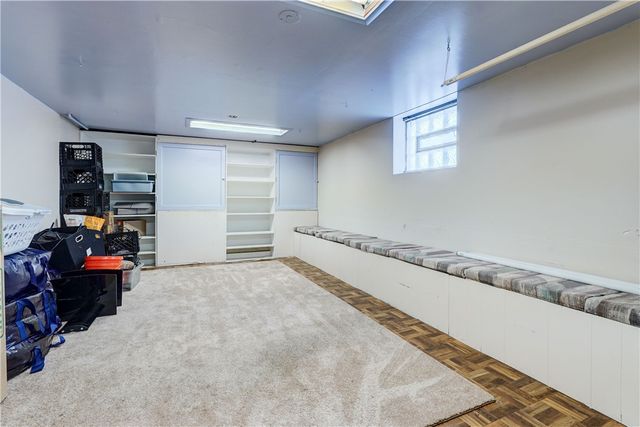 52 Laurelhurst Rd, Greece, NY 14626