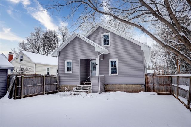 52 Laurelhurst Rd, Greece, NY 14626